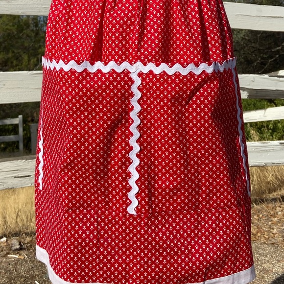 Vintage | Cottagecore Calico Rick Rack Apron - Picture 12 of 15
